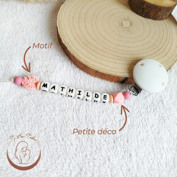 Attache-tétine 8 lettres